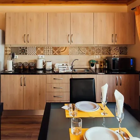 Konukevi Happy House 4*