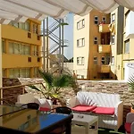 Happy House 4*